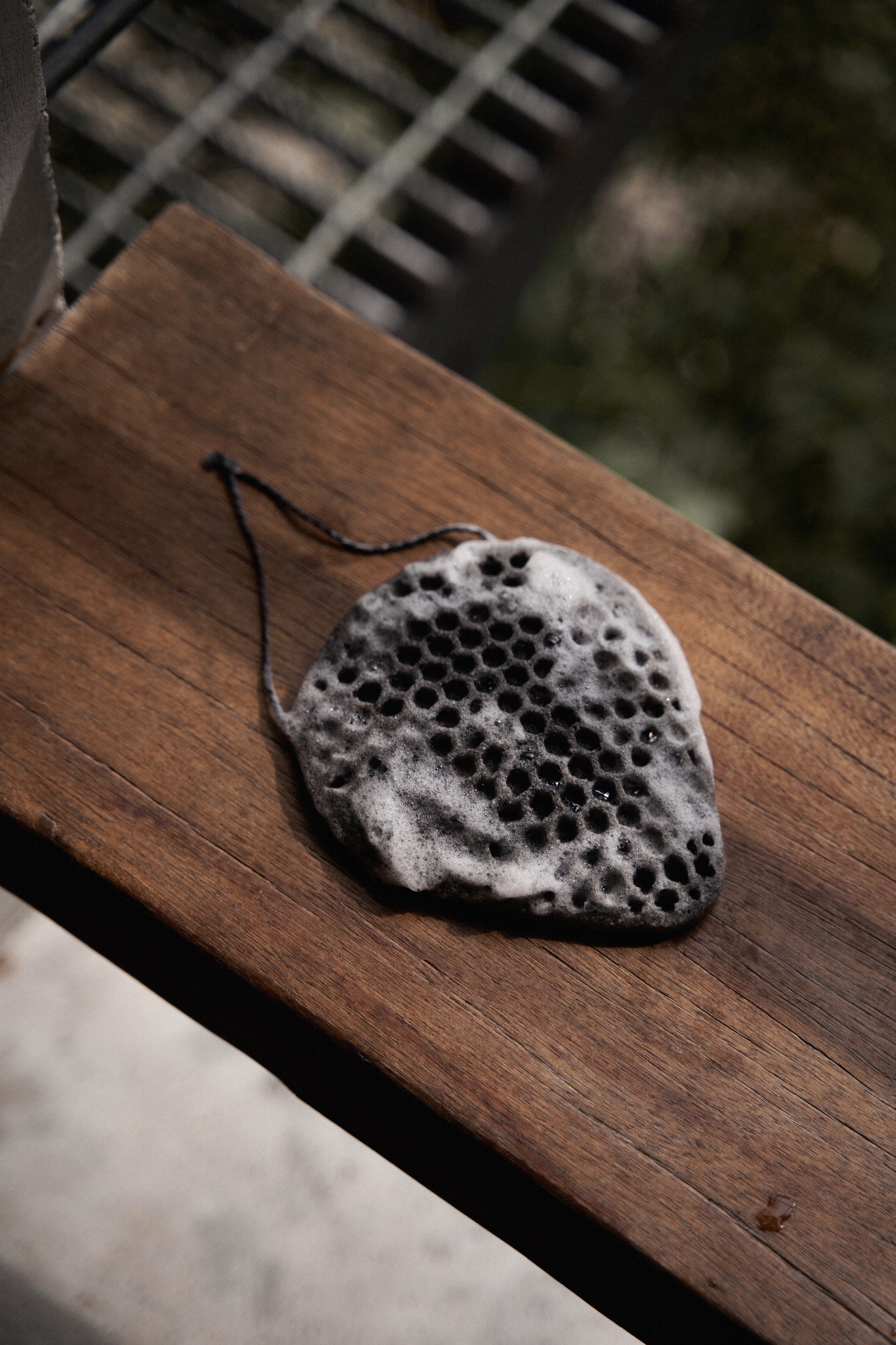 Konjac Shower Scrubber – Charcoal