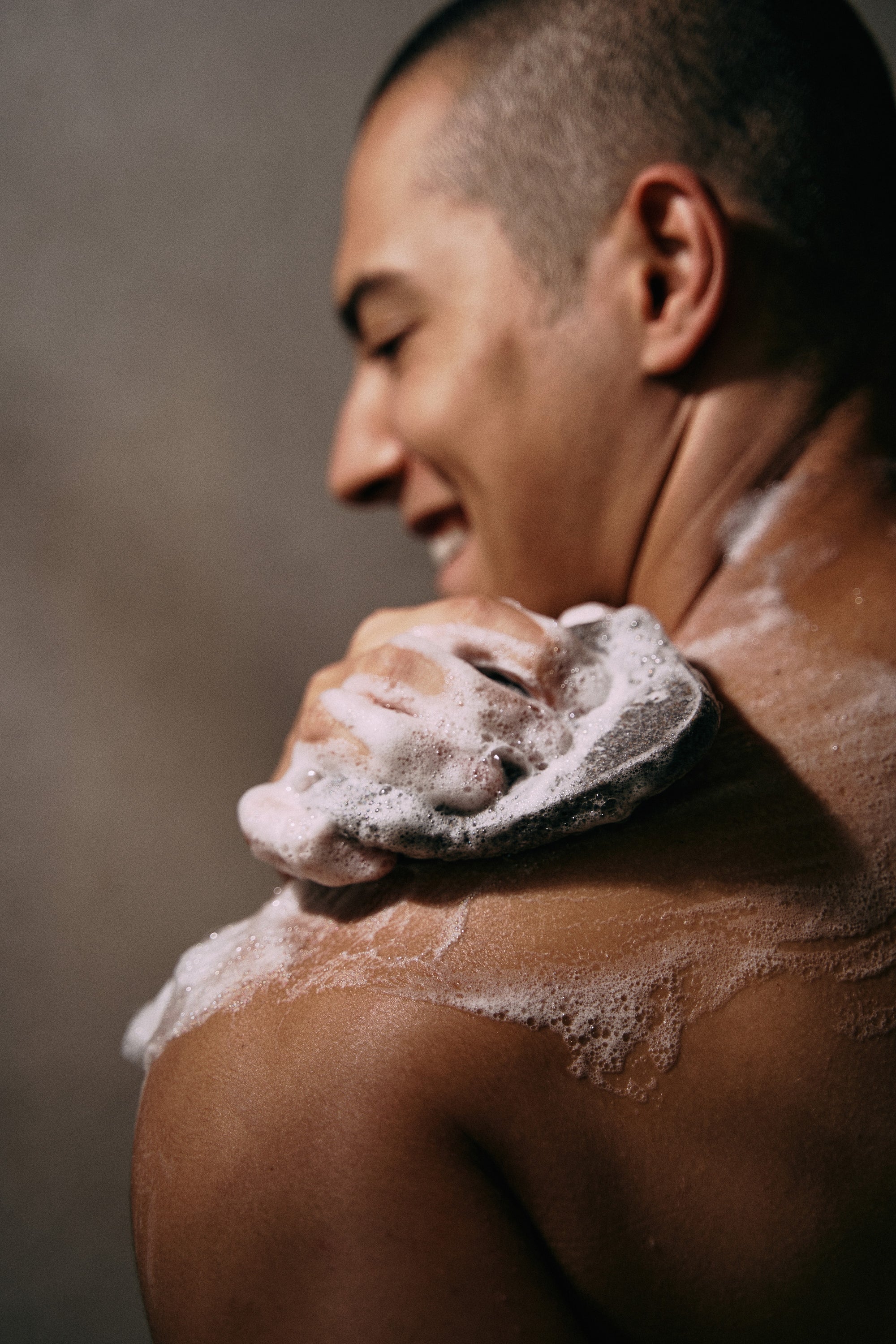 Konjac Shower Scrubber – Charcoal